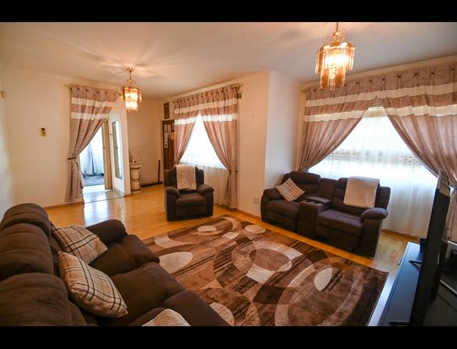 4 BEDROOM HOUSE FOR SALE IN RESERVOIR HILLS